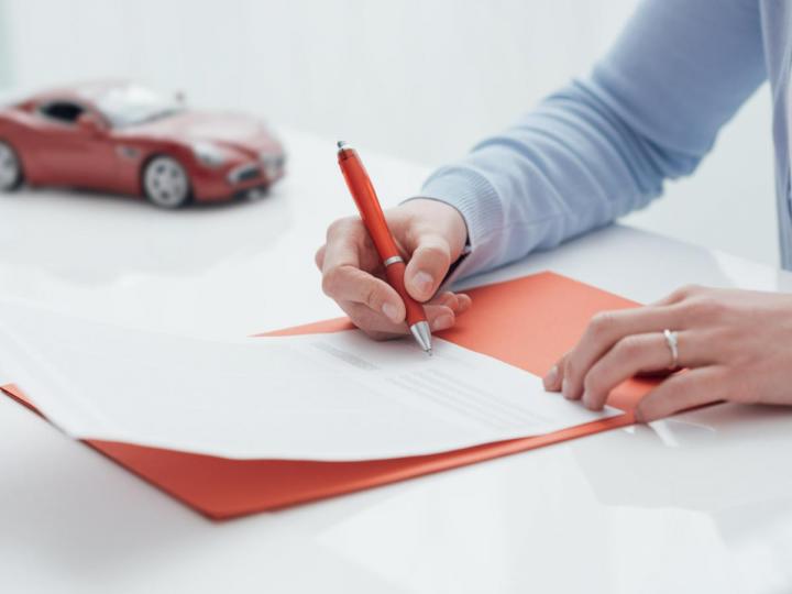 Un contrat d’entretien pour assurer continuellement le bon fonctionnement d’un véhicule.